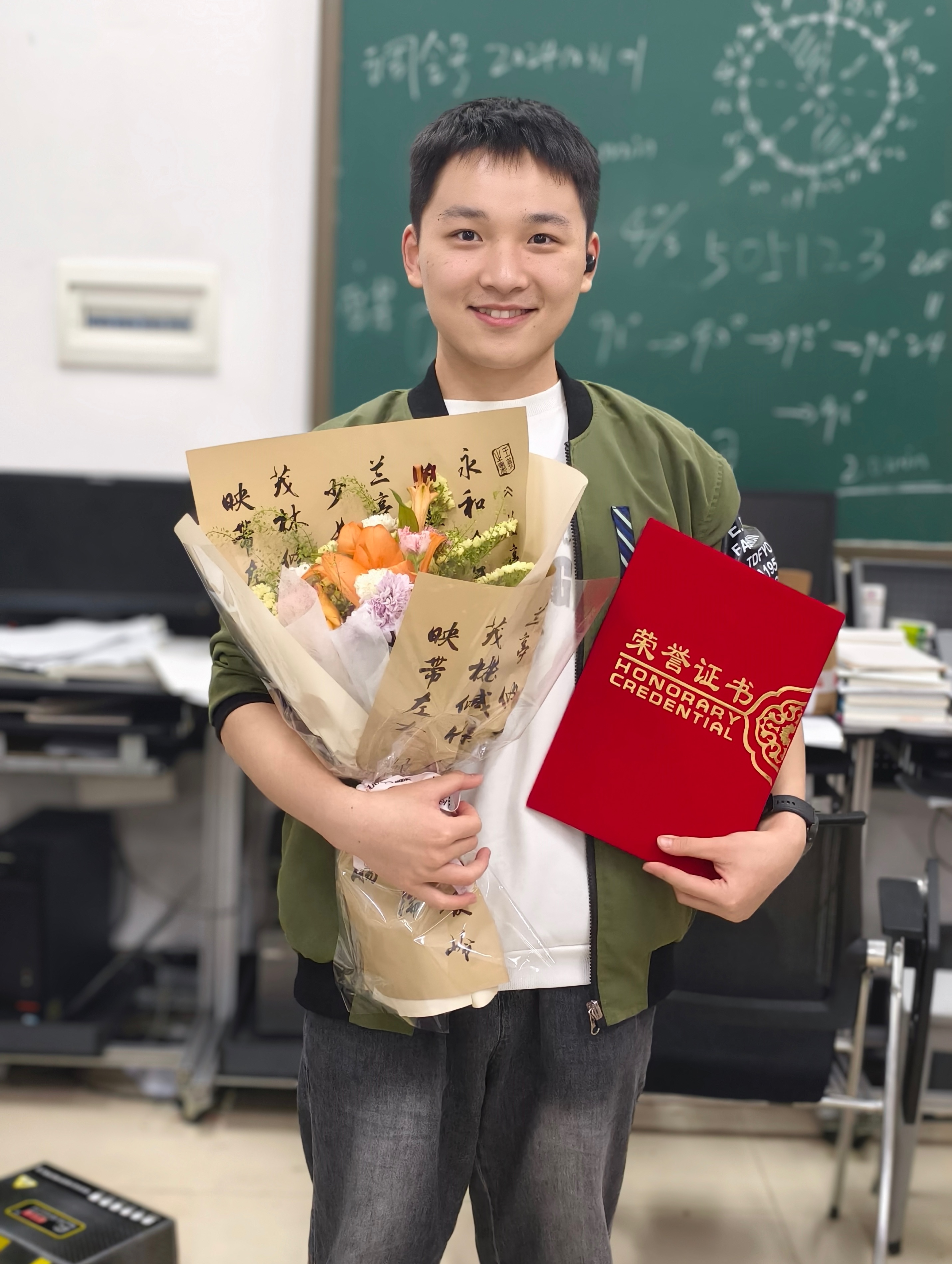 3D2AF1372E5C50CE77AE3402DF5E5A33.jpg 3D2AF1372E5C50CE77AE3402DF5E5A33.jpg